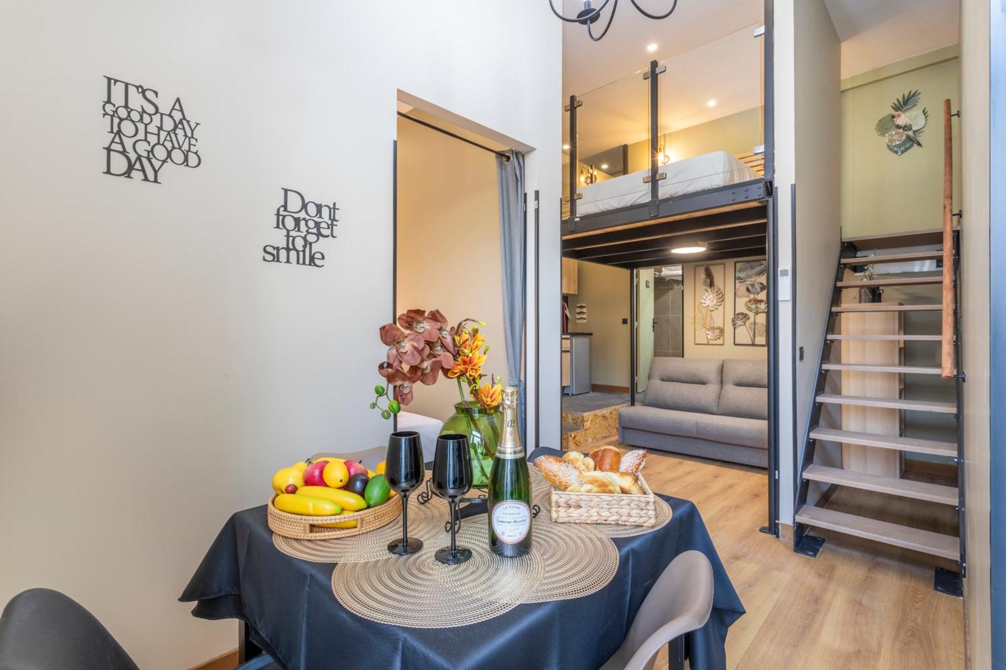Adira Marseille Montgrand 2 Etoilesアパートメント エクステリア 写真